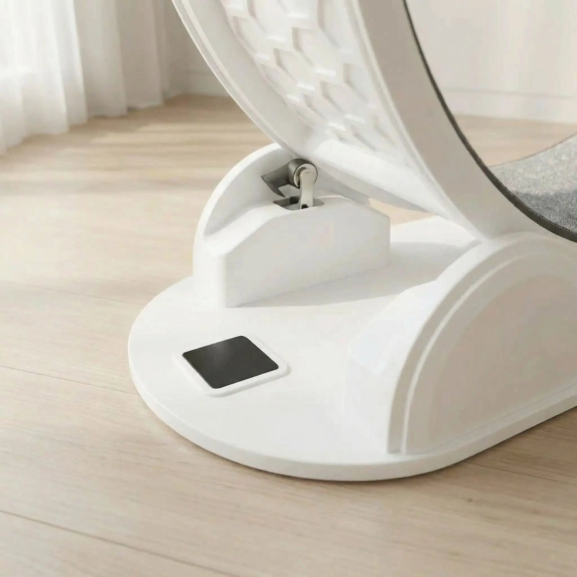 charge via panneau solaire sur cette roue pour chat