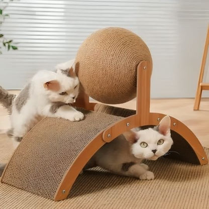 Chats qui jouent ensemble avec leur griffoir