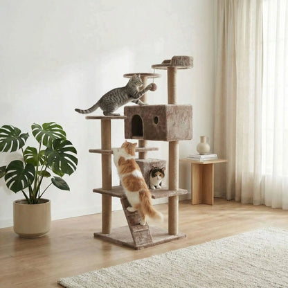 trois chats qui decouvrent ensemble un arbre a chat a plusieurs plateformes
